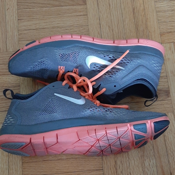 Women's Nike Free 5.0 TR Fit 4 Size 9 - Picture 2 of 5